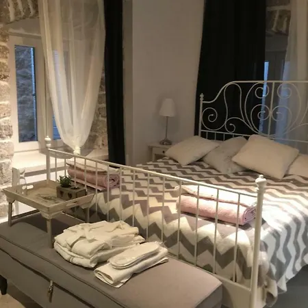 Rose Stone Studio Old Town Apartment Budva